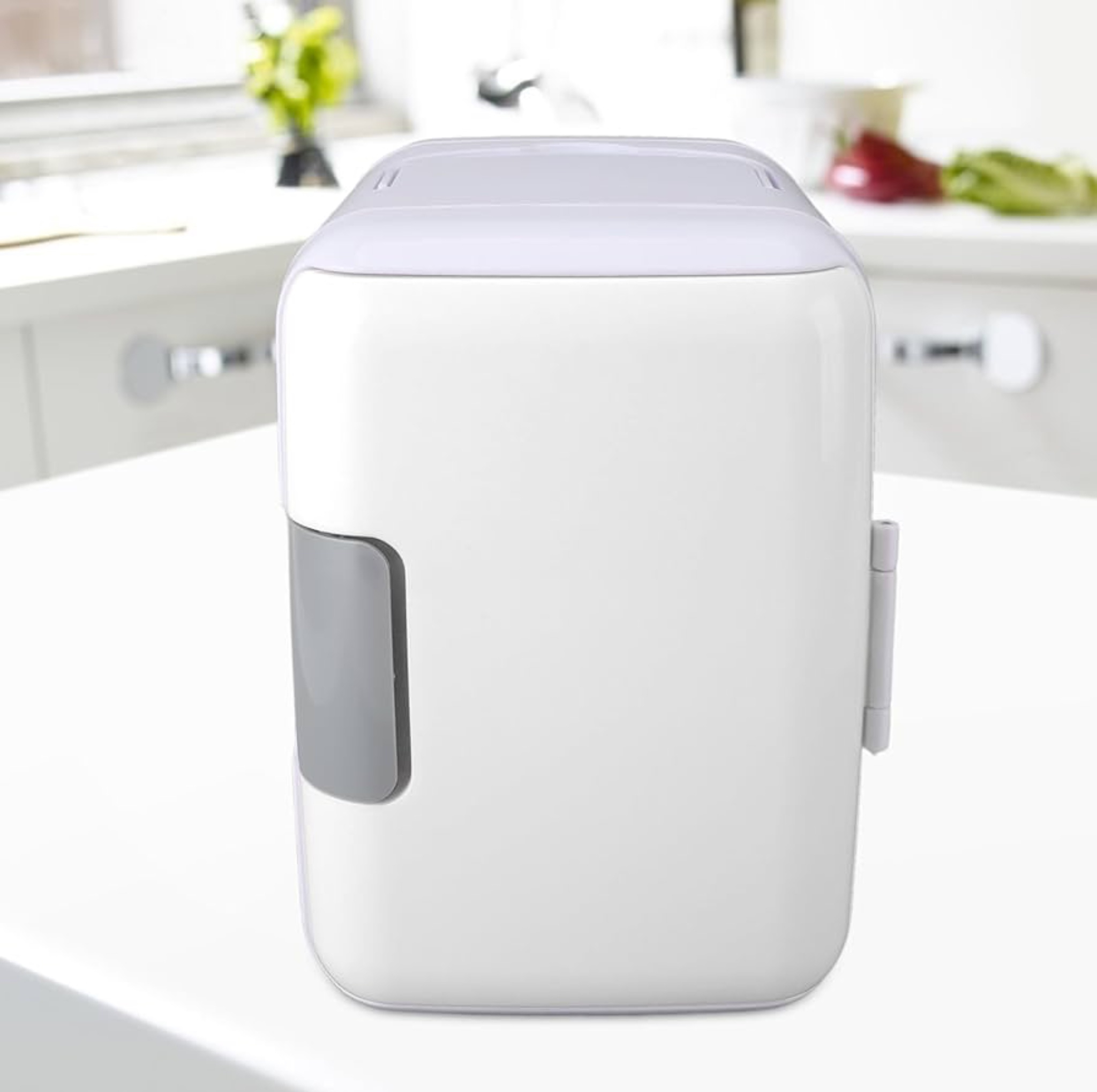 یخچال هیبریدی خودرو مدل Cooler and Heater ظرفیت 4 لیتر