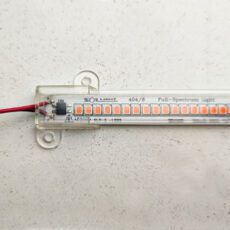 لامپ رشد گیاه 7 وات مدل فول اسپکتروم 220v طرح ریسه ال ای دی بسته 4 عددی