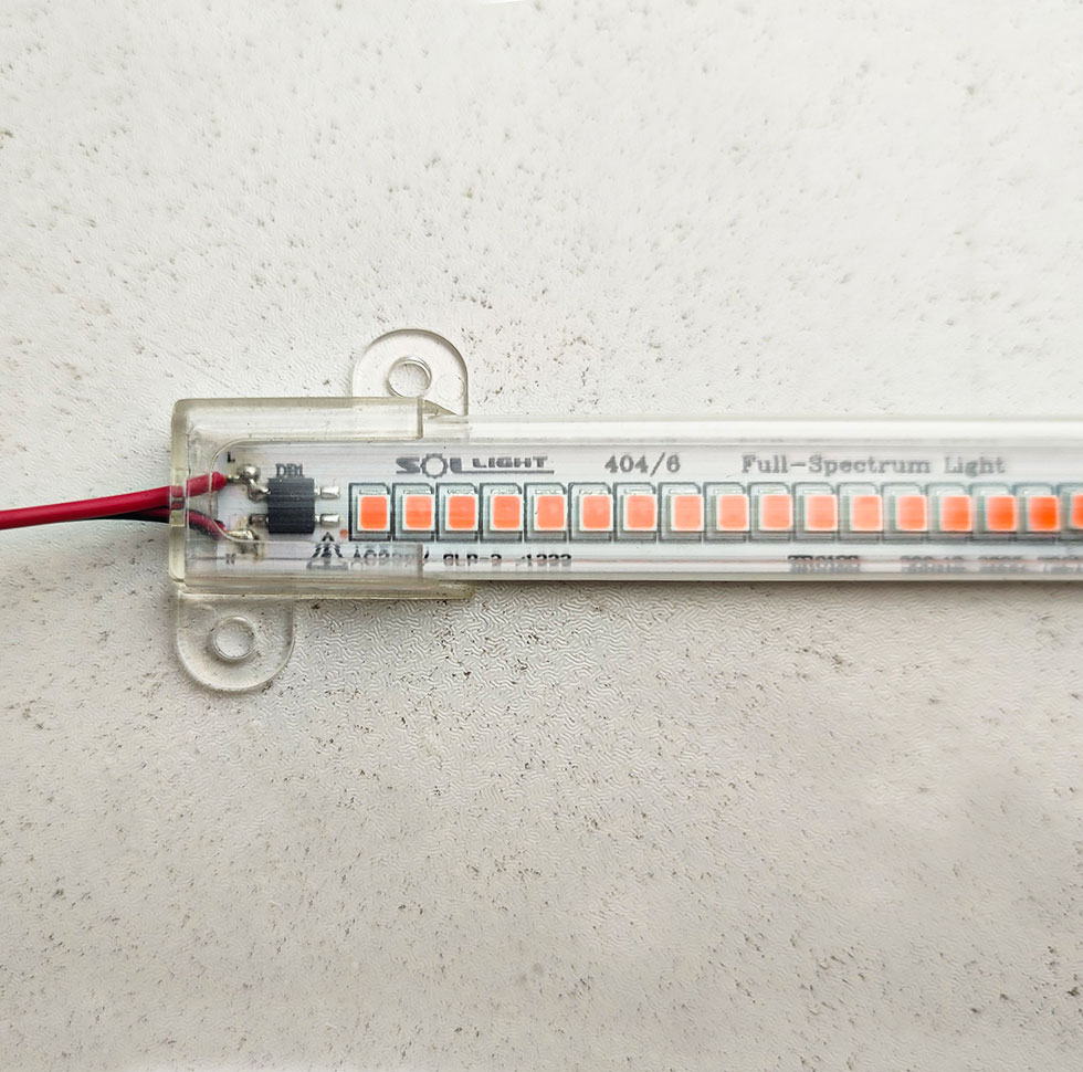 لامپ رشد گیاه 7 وات مدل فول اسپکتروم 220v طرح ریسه ال ای دی بسته 4 عددی
