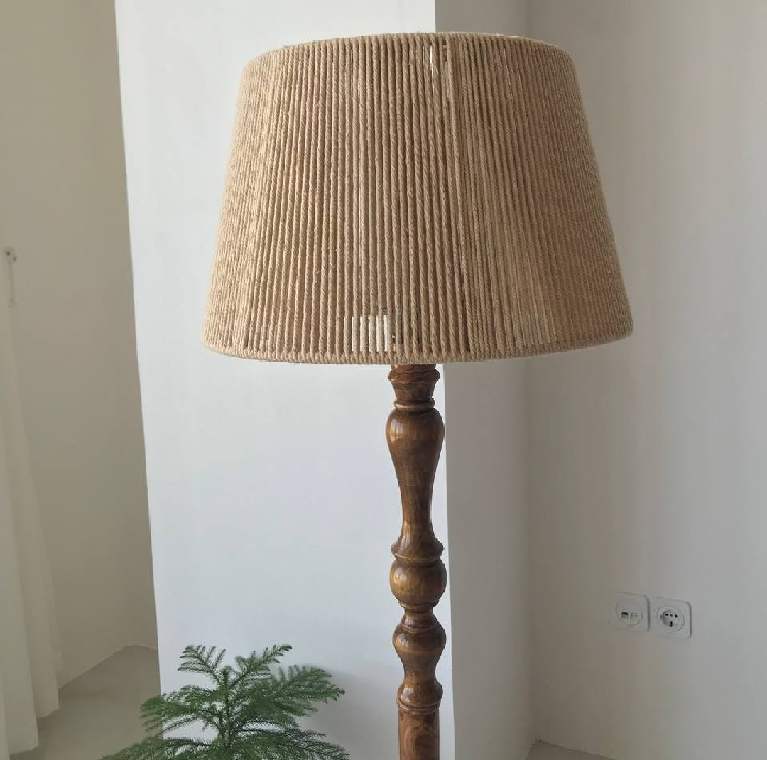 آباژور مدل ایستاده چوبی خراطی مکرومه کد FM-M