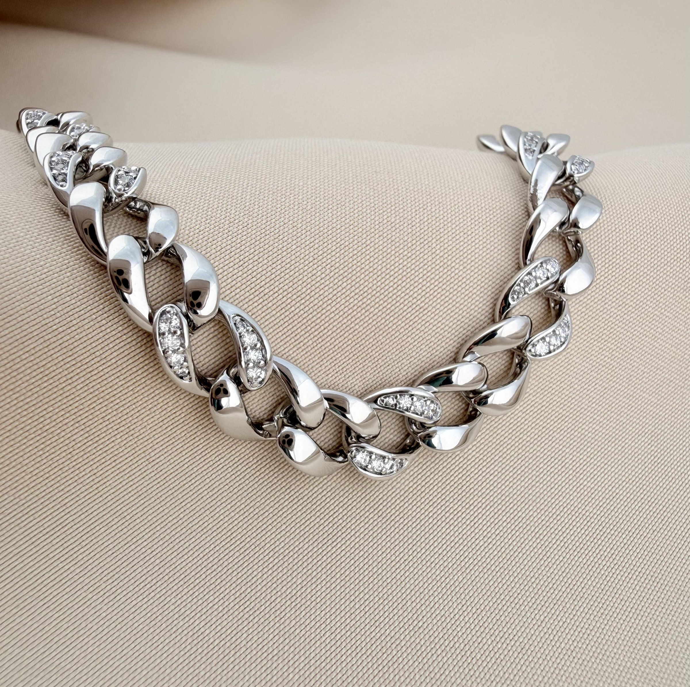 دستبند زنانه ژوپینگ مدل X001061979