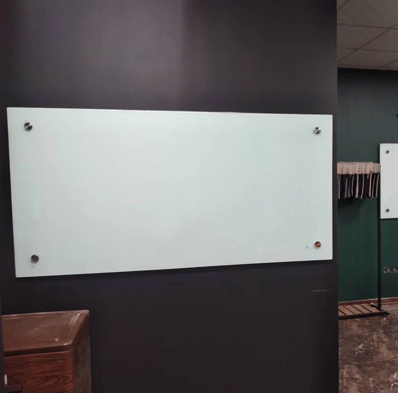 وایتبرد شیشهای عکسنگ مدل AXANG -15090 سایز 150x90 سانتیمتر