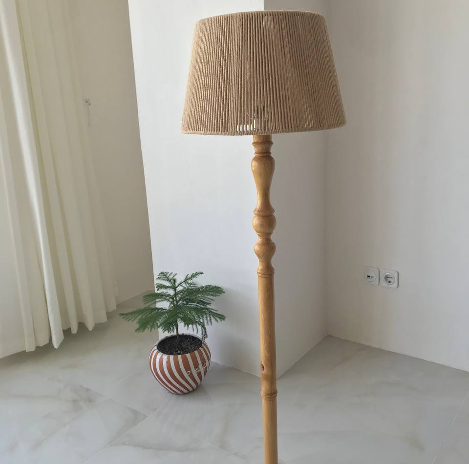 آباژور مدل ایستاده چوبی خراطی مکرومه کد AM-M