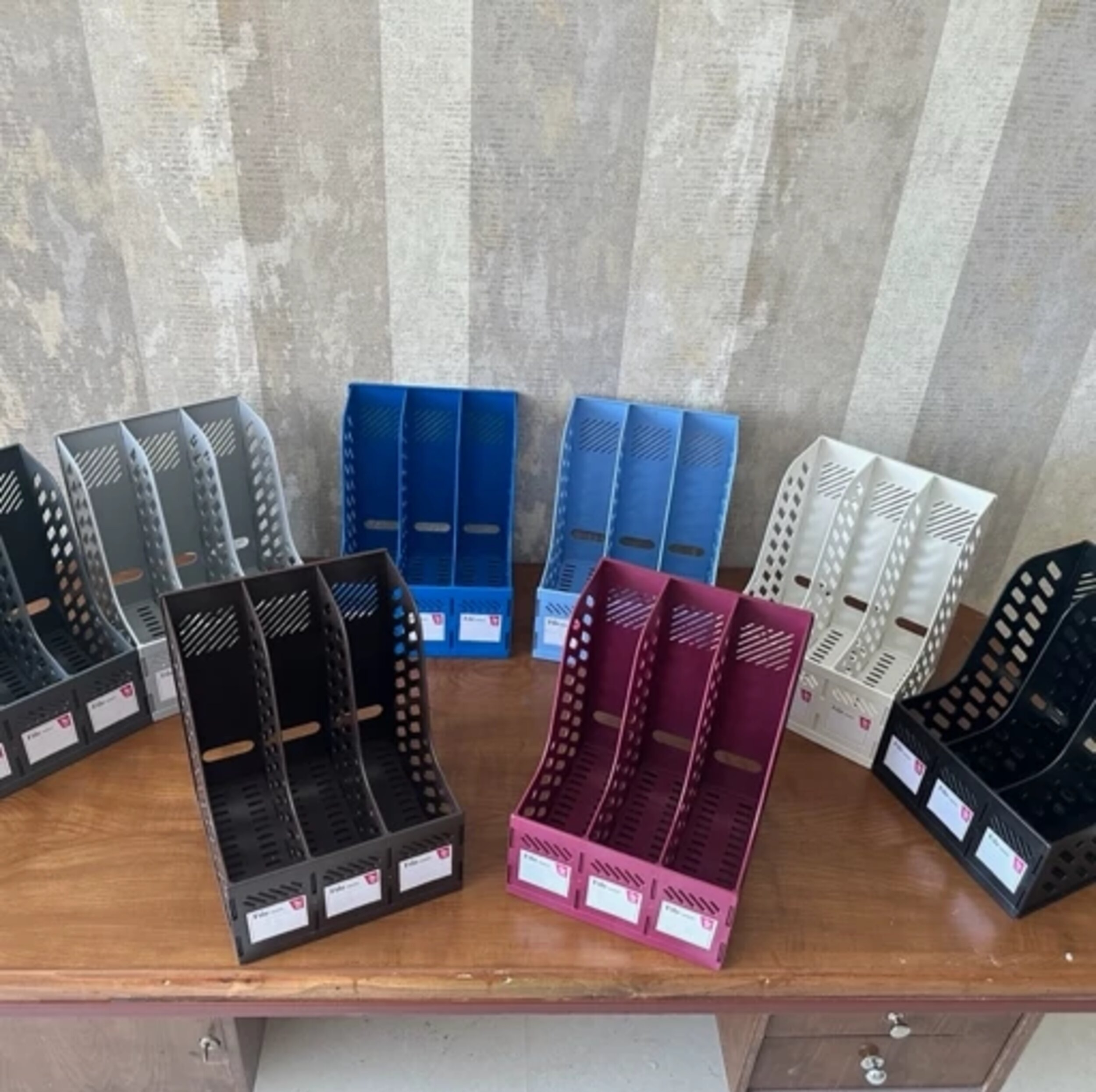 نگهدارنده کتاب مدل سه خانه بسته 3 عددی