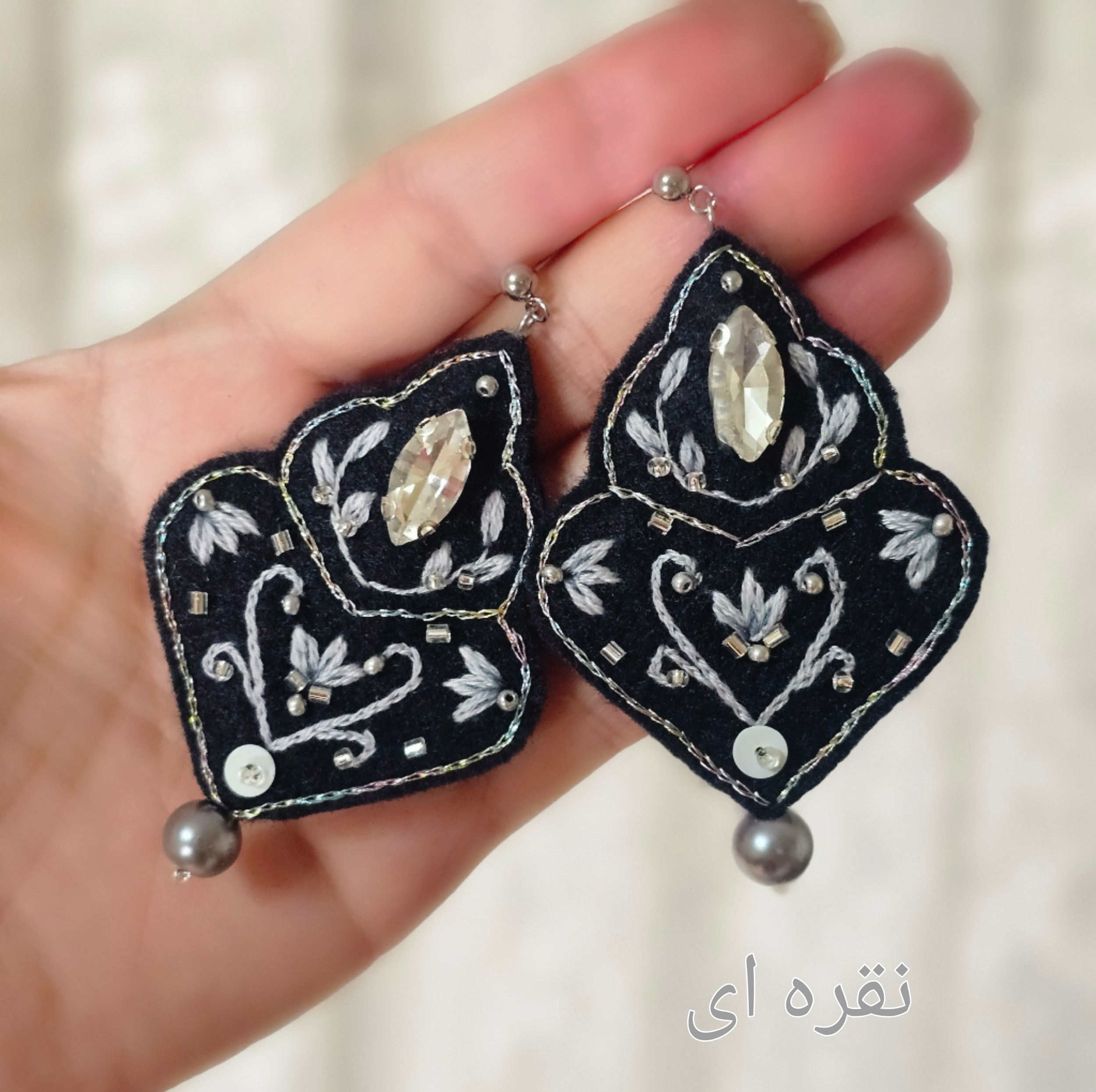 گوشواره دست دوز زنانه مدل شاهدُخت