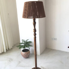 آباژور مدل ایستاده چوبی خراطی مکرومه کد FM-M