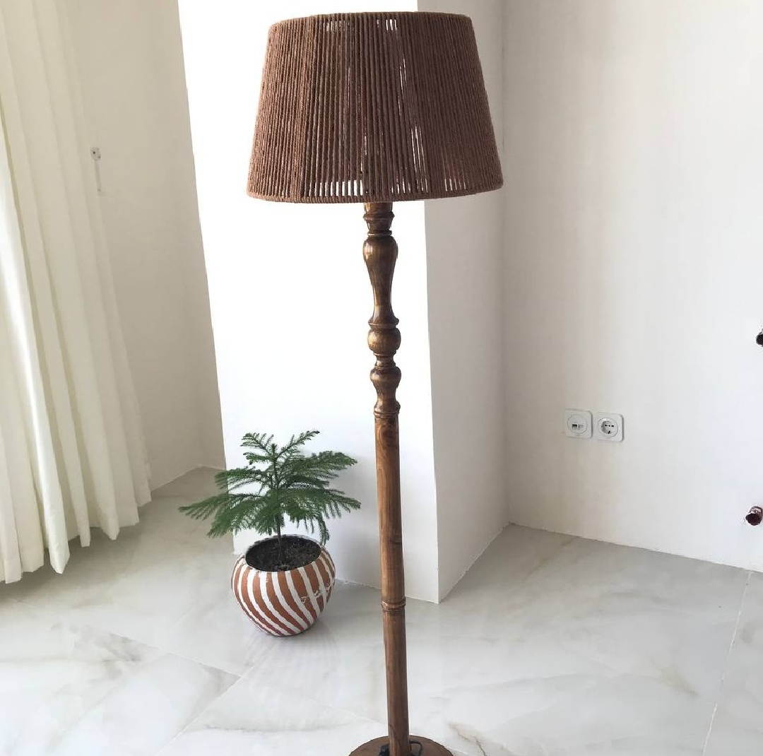 آباژور مدل ایستاده چوبی خراطی مکرومه کد FM-M