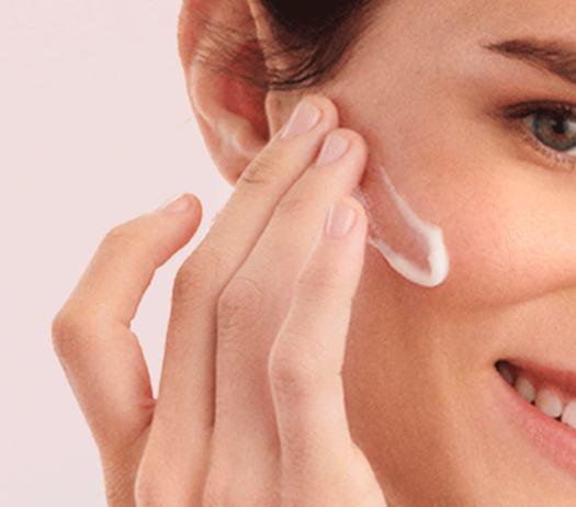 کرم مرطوب کننده اوریفلیم سری essentials مدل روغن کانولا حجم 75 میلی لیتر