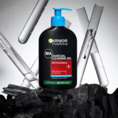 ژل شستشو صورت گارنیه مدل Pure Active Charcoal مناسب برای پوست های چرب و مختلط حجم 250 میلی لیتر