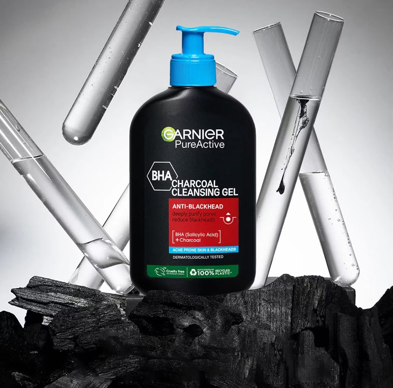 ژل شستشو صورت گارنیه مدل Pure Active Charcoal مناسب برای پوست های چرب و مختلط حجم 250 میلی لیتر