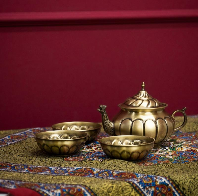 قوری برنجی خشت مدل مامان بزرگ