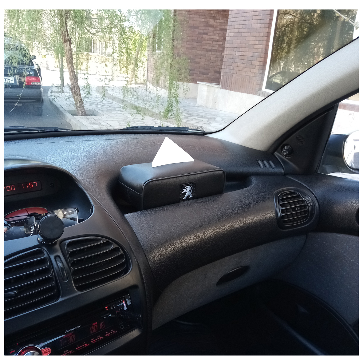 جای دستمال کاغذی خودرو مدل PE532