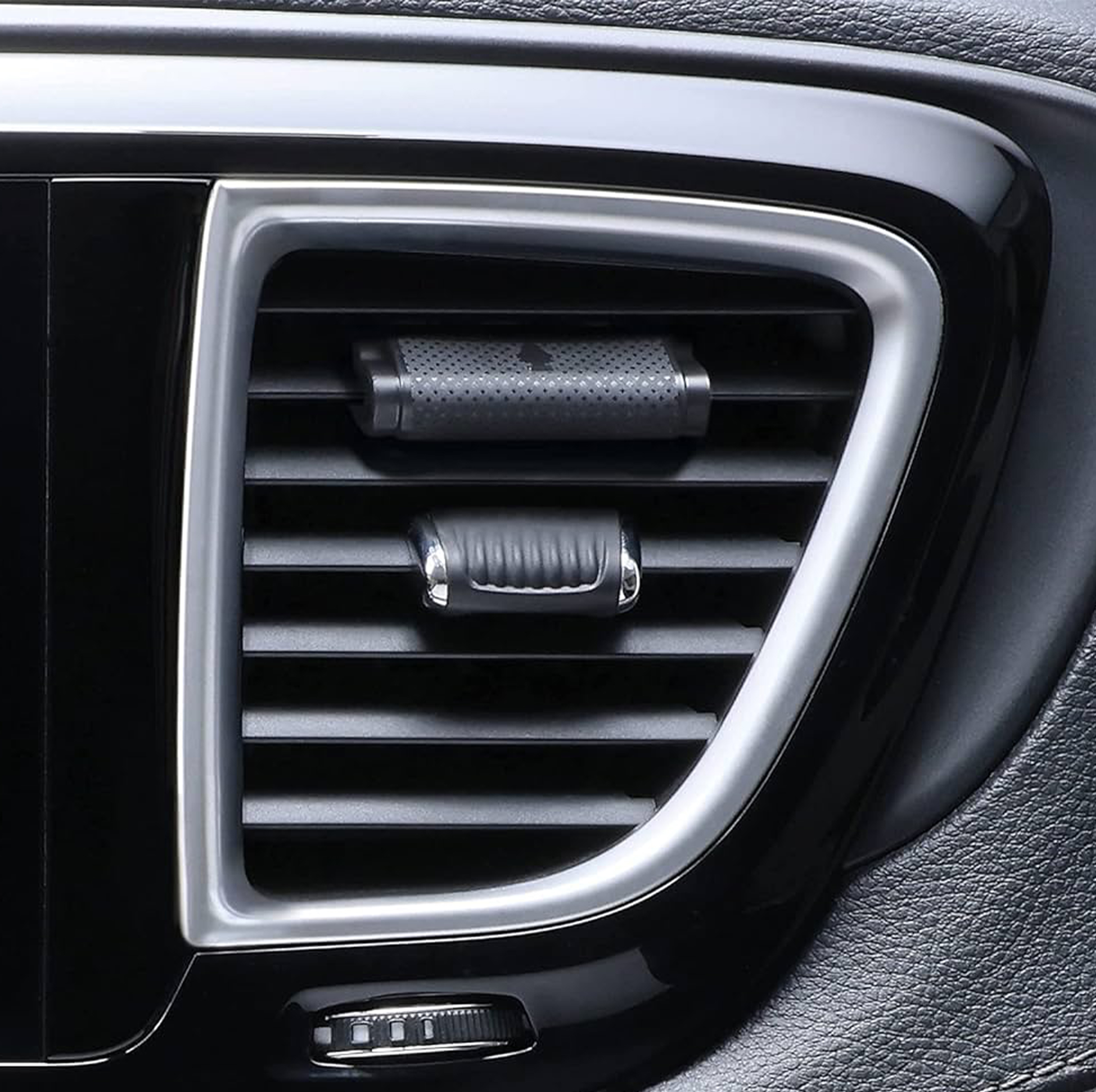 خوشبوکننده خودرو لیتل تریس مدل VENT WARP رایحه  New Car Scent بسته 4 عددی