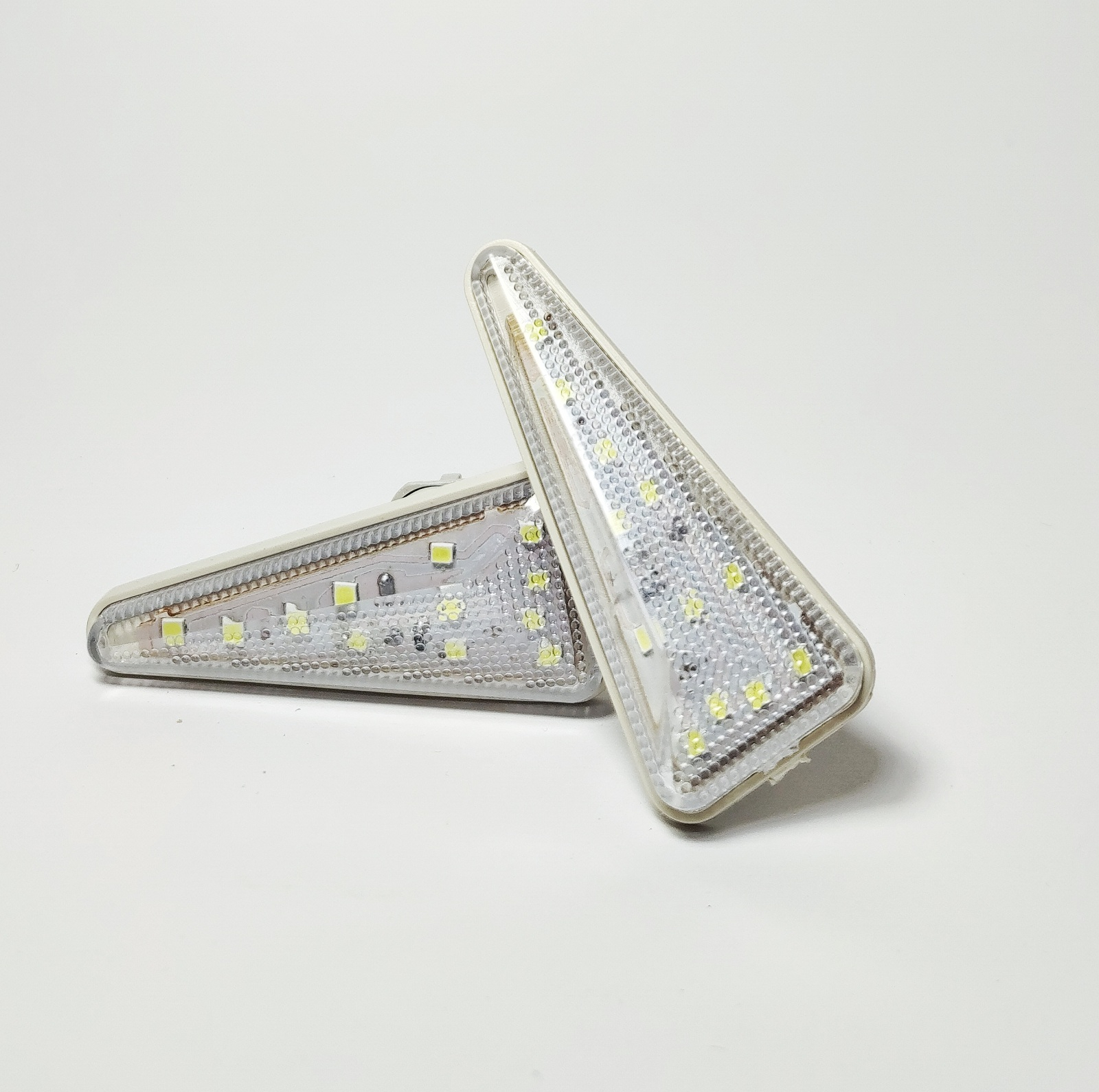 چراغ راهنما گلگیر مدل SMD-MW مناسب برای پراید بسته 2 عددی