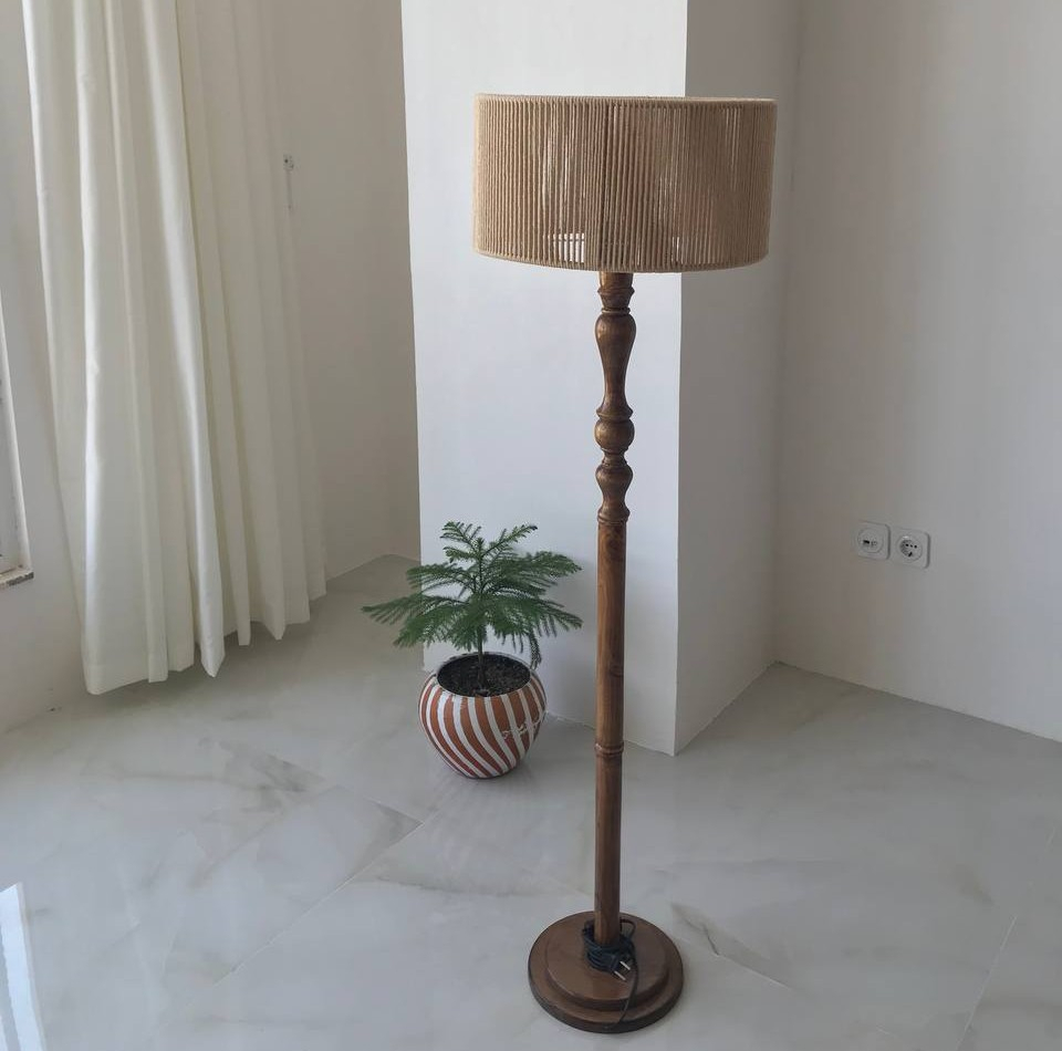 آباژور مدل ایستاده چوبی خراطی مکرومه کد FO-M
