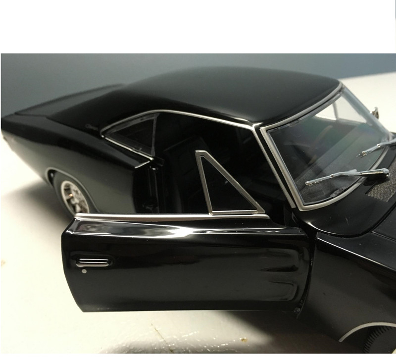 ماشین بازی مایستو مدل DODG CHARGER R/T 1969