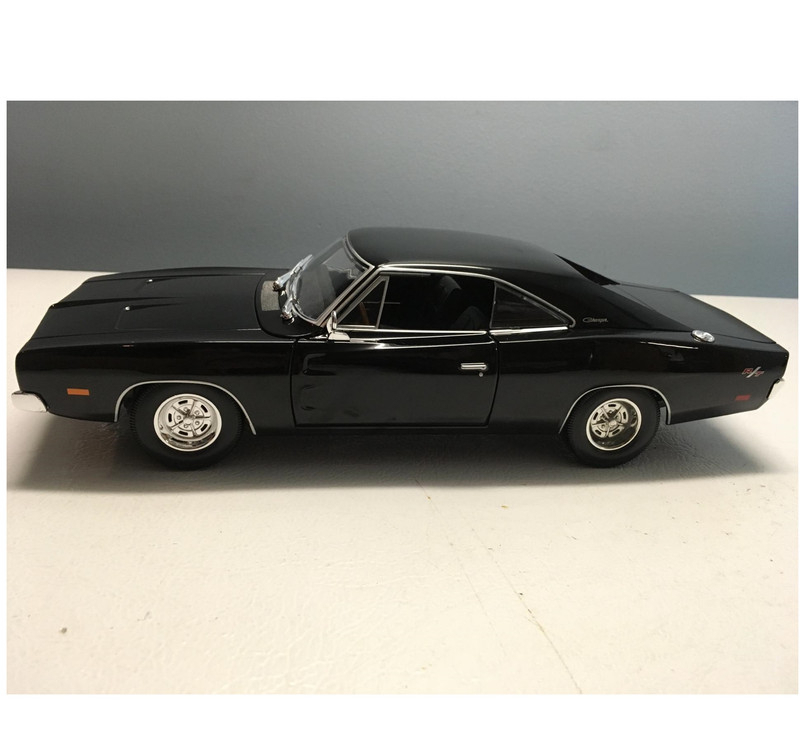ماشین بازی مایستو مدل DODG CHARGER R/T 1969