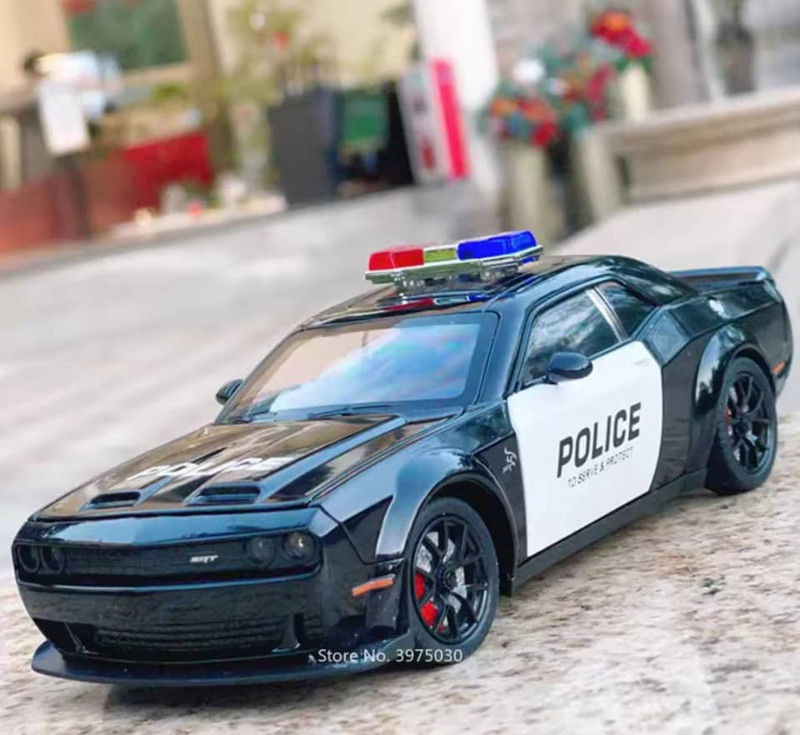 ماکت ماشین ناب سل مدل دوج چلنجر هلکت پلیس فلزی همراه با جاسوییچی Dodge Challenger SRT Police