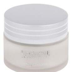 کرم روشن کننده اولاین مدل EXTREME 3D- DAY SPF30 حجم 50 میلی لیتر