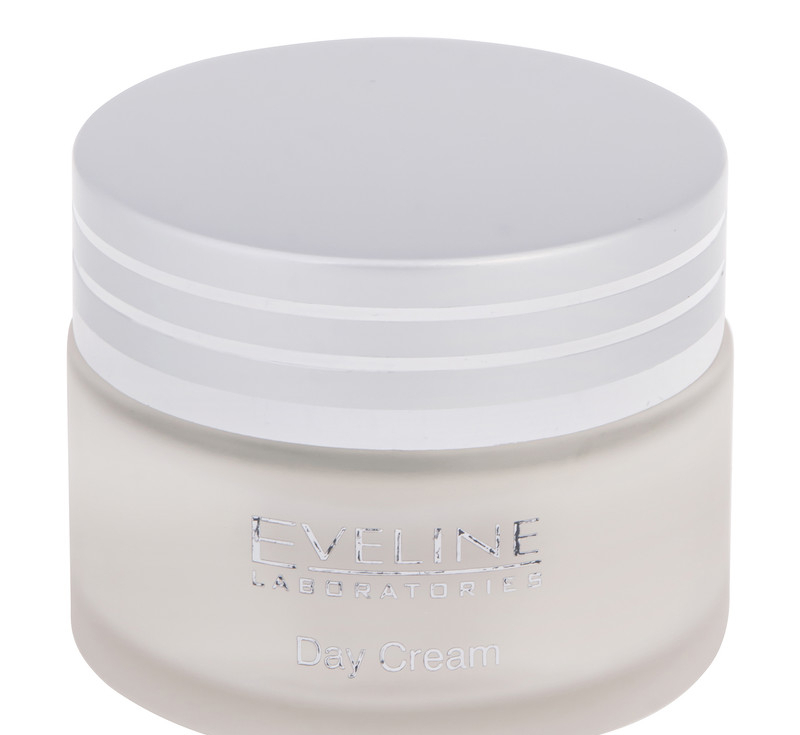کرم روشن کننده اولاین مدل EXTREME 3D- DAY SPF30 حجم 50 میلی لیتر
