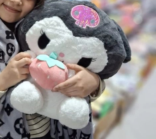عروسک بالشتی مدل پتو دار طرح کرومی ارتفاع 30 سانتی‌ متر