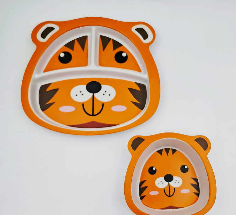 ست ظرف غذای 5 پارچه کودک طرح ببر کوچولو