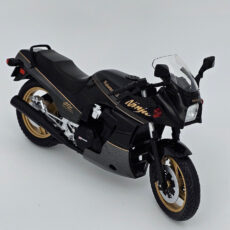 ماکت موتور کاوازاکی مدل KAWASAKI GPZ900R