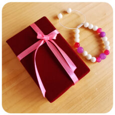 دستبند زنانه مدل Gift