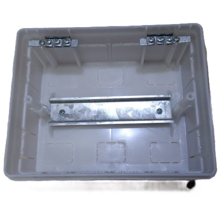 جعبه فیوز 8 عددی آلانور الکتریک مدل توکار طرح LCD
