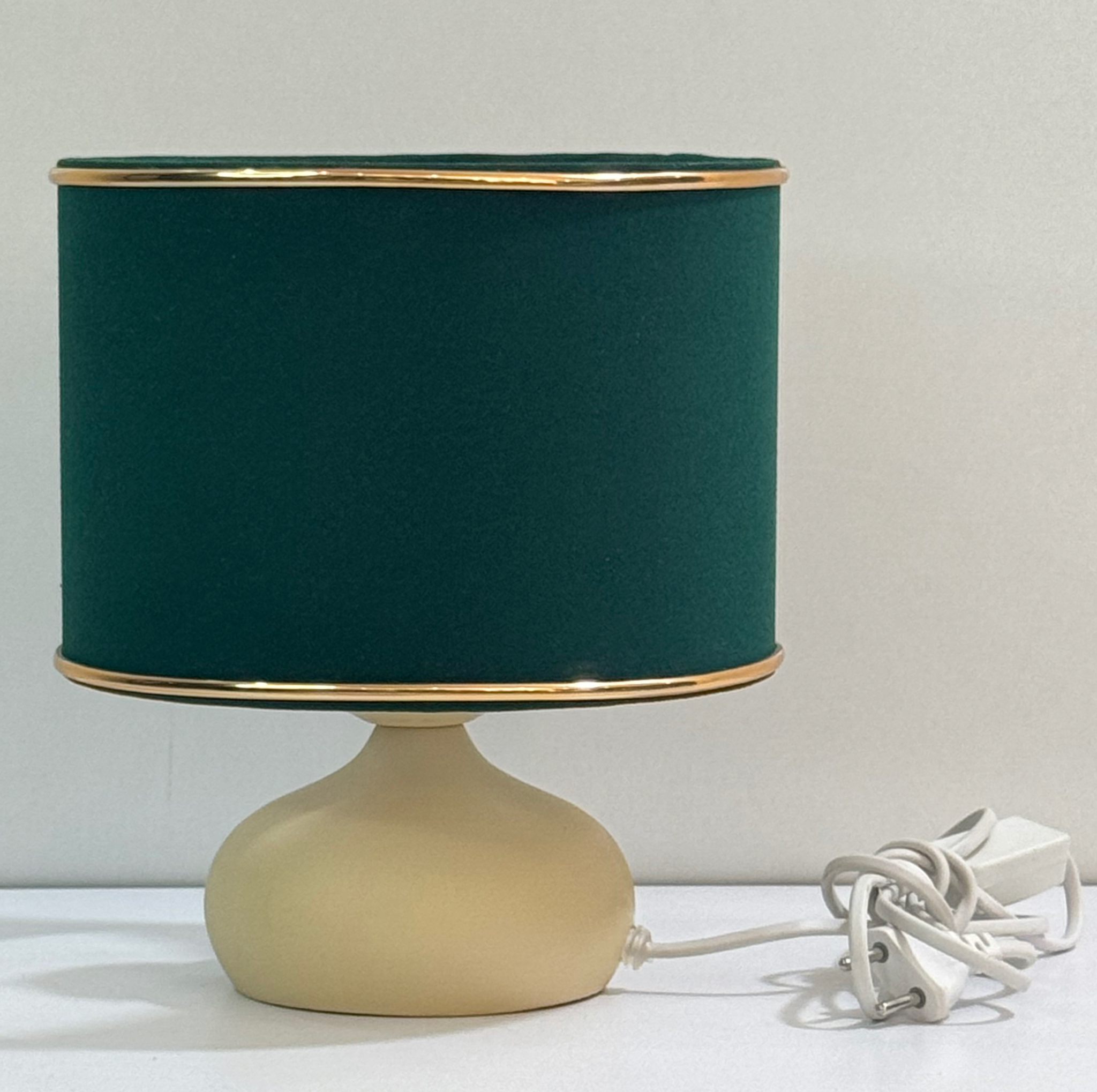 آباژور رومیزی مدل خمره ای کد ۰۱۹