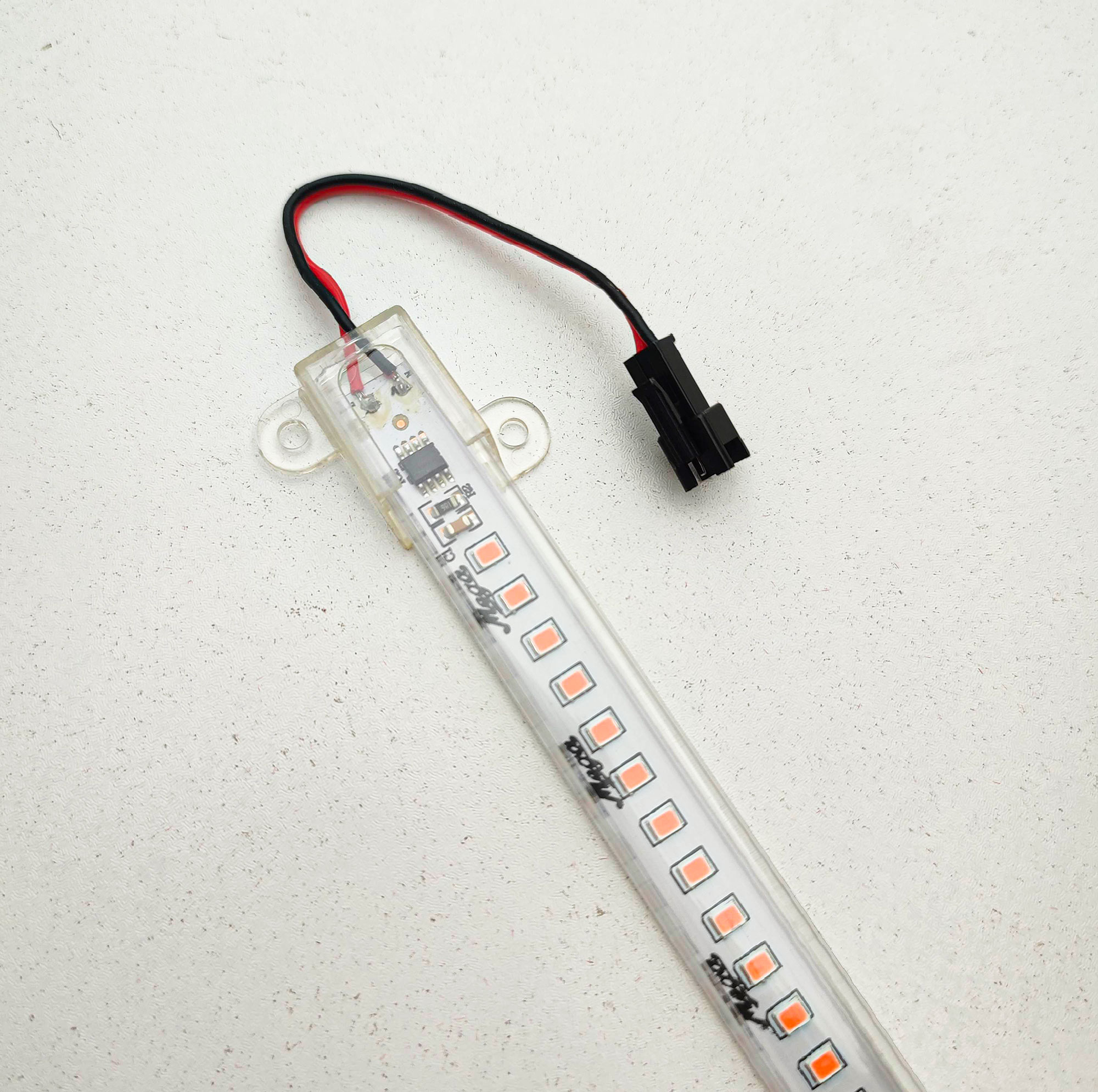 لامپ رشد گیاه 18 وات مدل فول اسپکتروم 220v طرح ریسه LED بسته 4 عددی