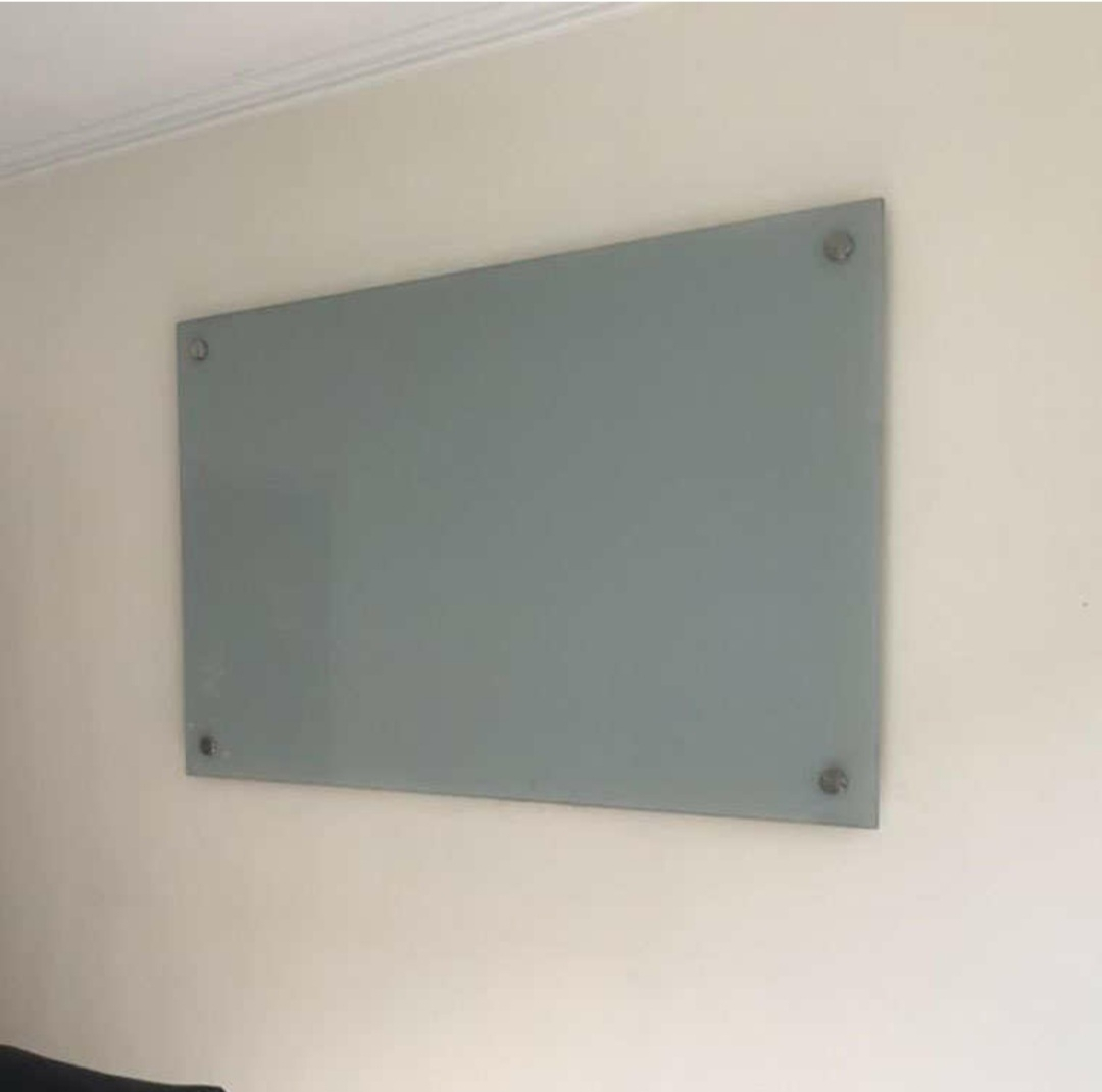 تخته وایت برد شیشه ای مدل G030 سایز 120×90 سانتی متر