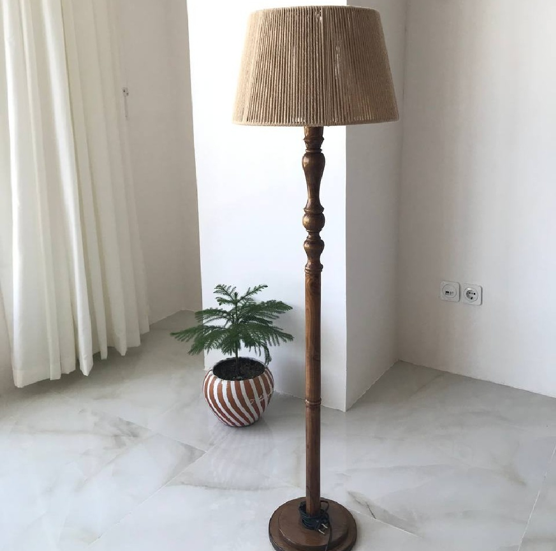 آباژور مدل ایستاده چوبی خراطی مکرومه کد FM-M