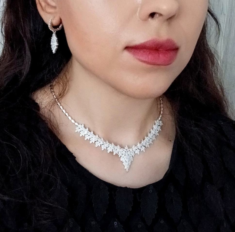 ست زنانه طرح جواهر مجلسی مدل ونوس