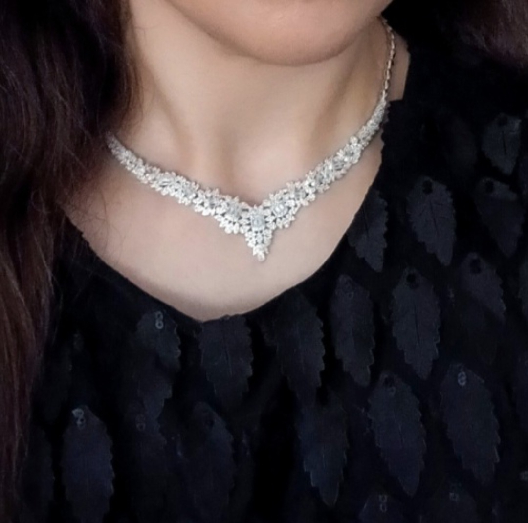 ست زنانه طرح جواهر مجلسی مدل رویال