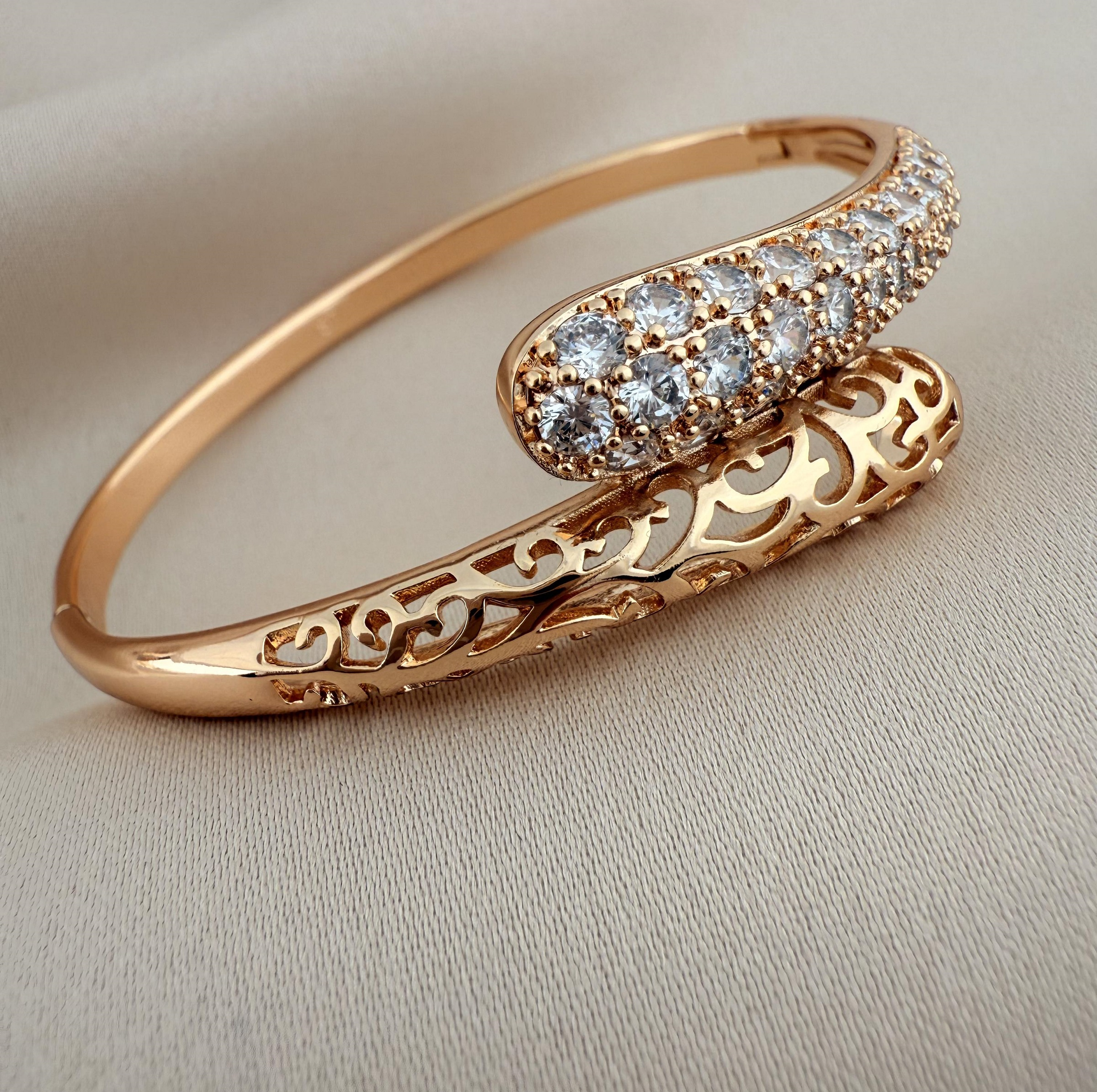دستبند النگویی زنانه ژوپینگ مدل X000904897