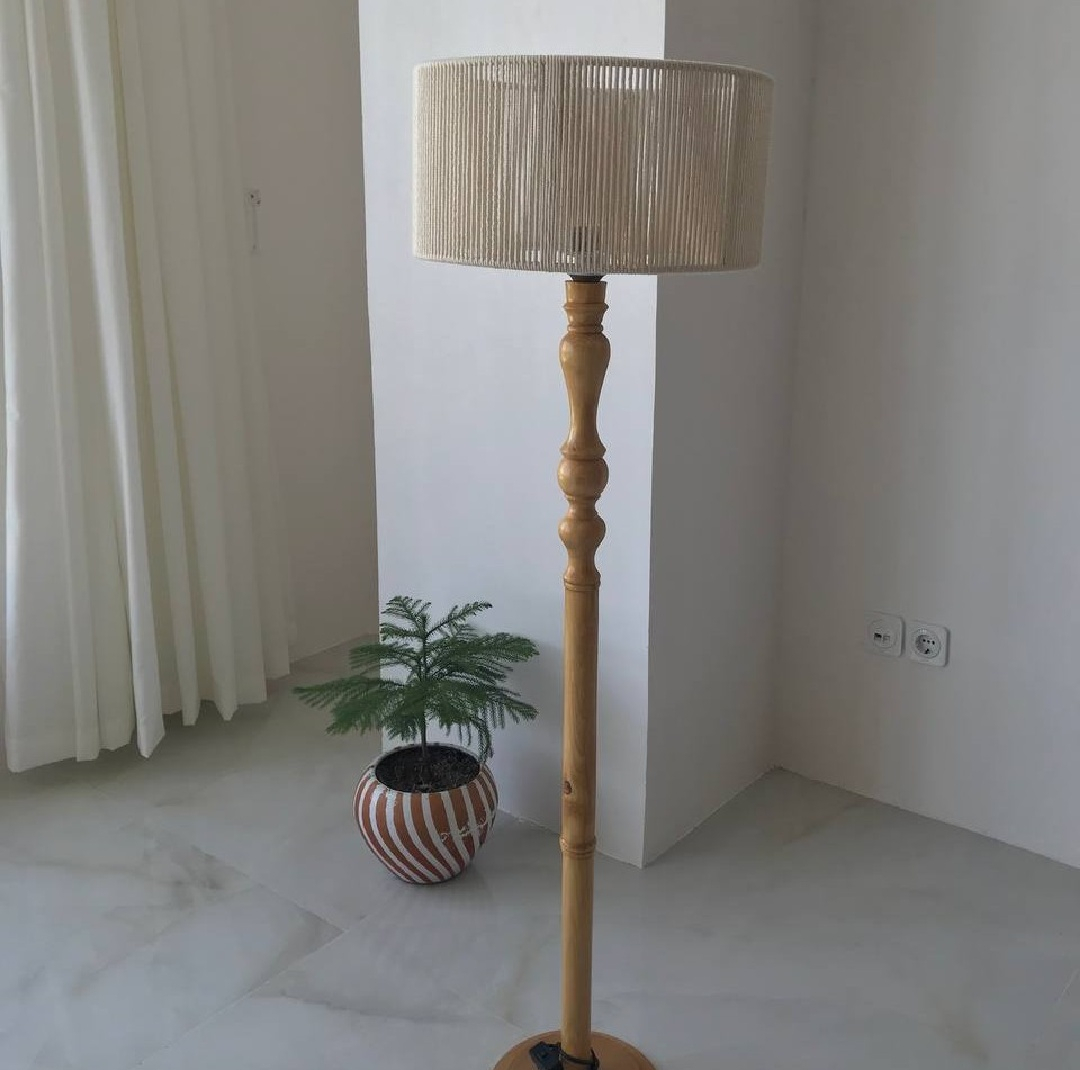آباژور مدل ایستاده چوبی خراطی مکرومه کد AO-M